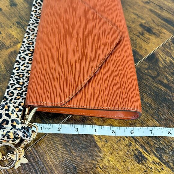 Louis Vuitton Brown Epi Leather Art Deco Clutch Bag - Picture 14 of 16